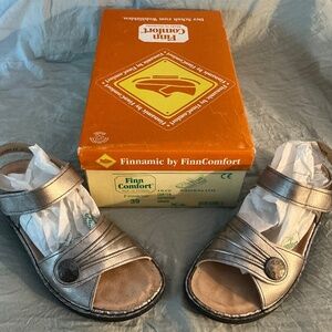 Finn Comfort Women’s Sausalito 1572 Espresso, 39EU (8-8.5 M US)